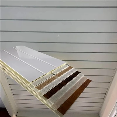 Strop balkóna PVC